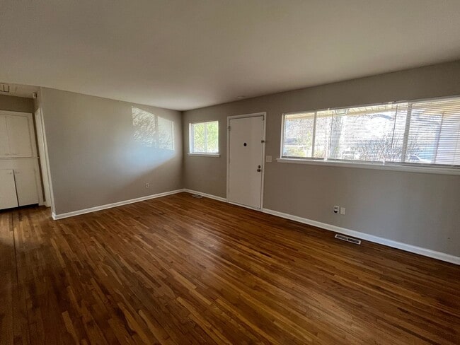 Building Photo - 3 bedroom in Broken Arrow