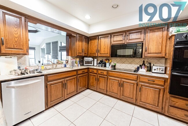 Building Photo - 4405 Manchester Ct