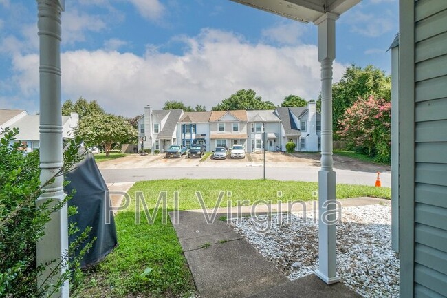 Building Photo - 1151 Hillock Crossing