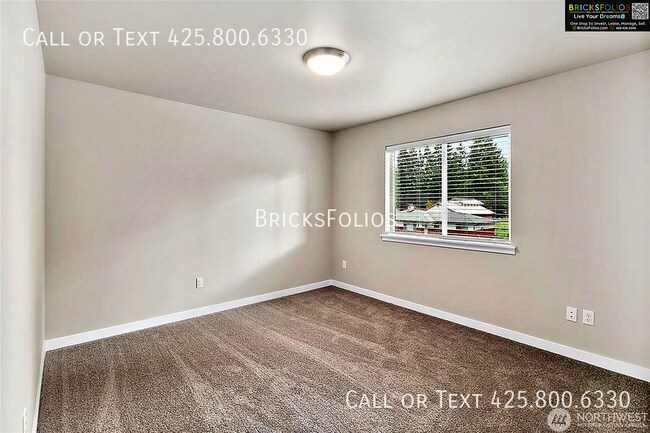 Building Photo - 16217 8th Ave E