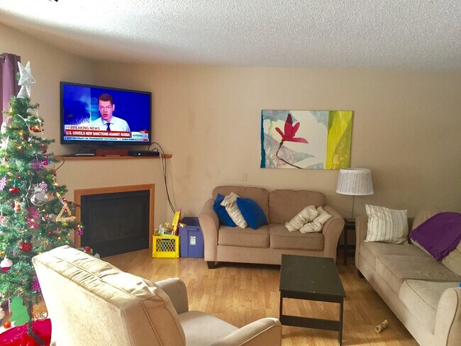 Building Photo - Spacious 3Br/3Ba TH in Eagan!!