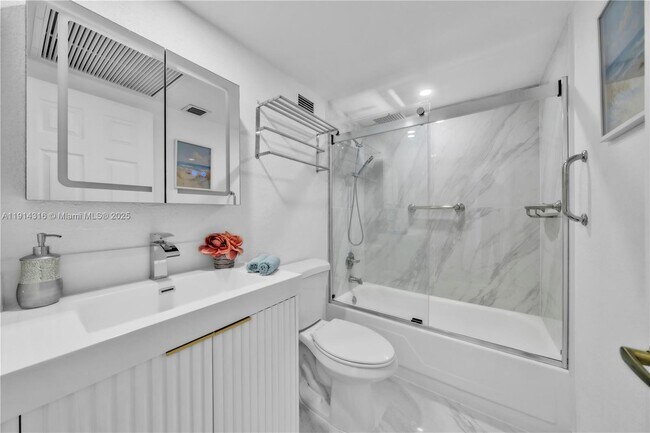 Building Photo - 2501 S Ocean Dr