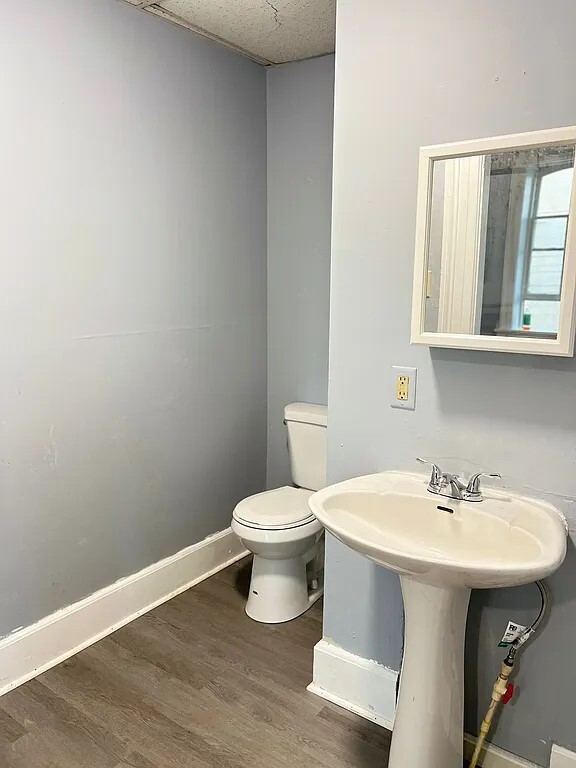 Building Photo - 303 W King St