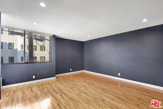 Building Photo - 1900 Vine St