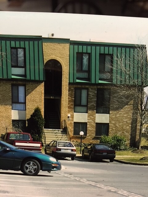 Building Photo - 1004 Brinker Dr