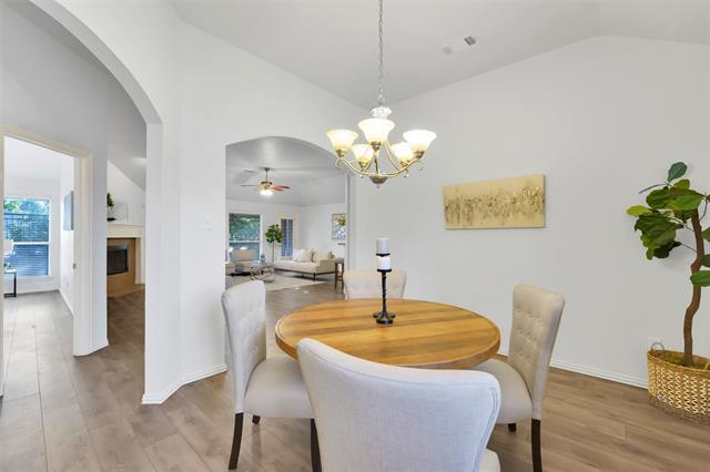 Building Photo - 2309 Trickling Creek Dr