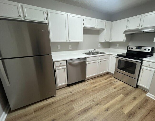 Building Photo - 462 Peachtree Ridge Dr NW