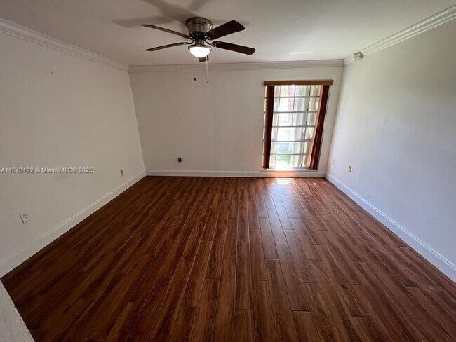 Building Photo - 7160 Fairway Dr