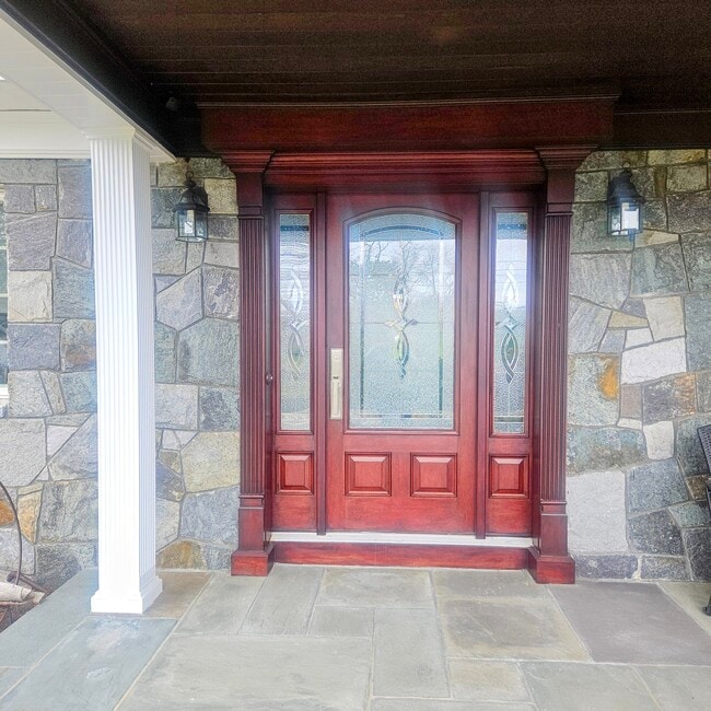 Building Photo - 10 Foxwood Ln