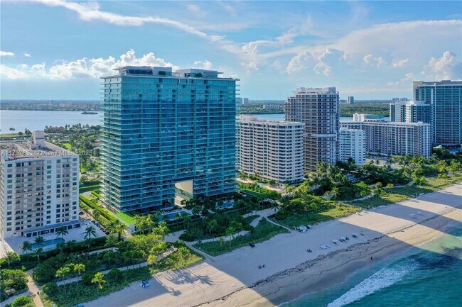Building Photo - 10201 Collins Ave