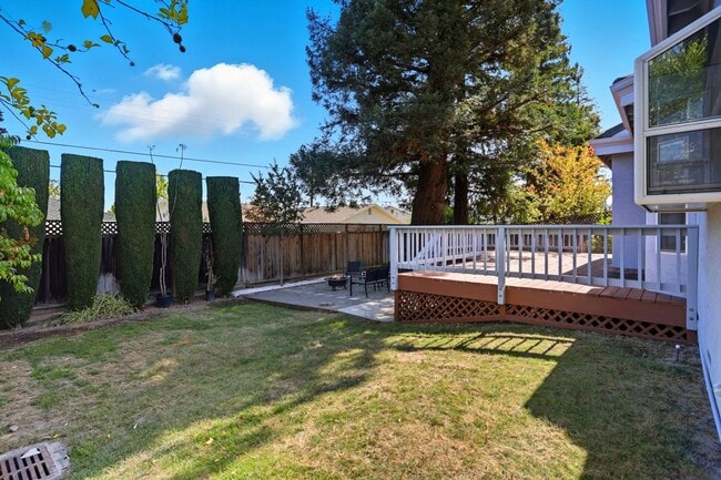 Building Photo - Beautiful 4-Bedroom 3-Bathroom Sunnyvale Home