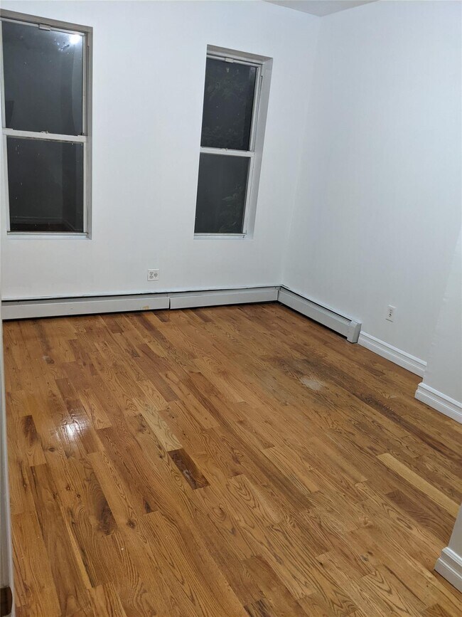Building Photo - 1351 Putnam Ave