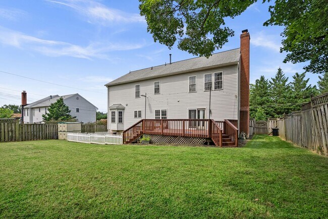 Building Photo - 13111 Venetian Rd