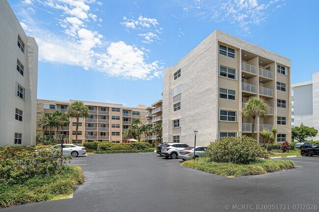 Building Photo - 2929 S Ocean Blvd