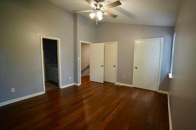 Building Photo - 338 Jamestown Manor Dr
