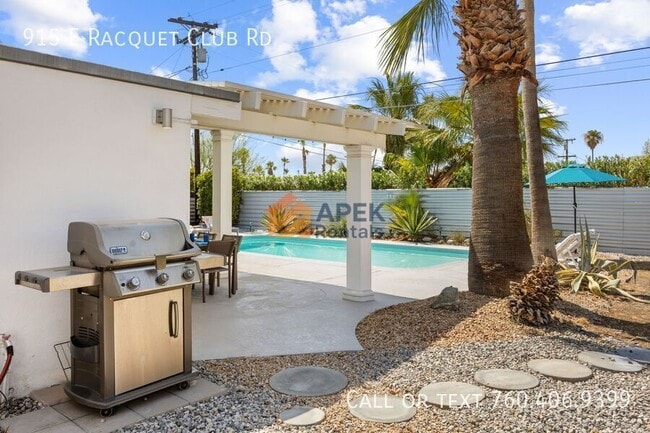 Building Photo - 915 E Racquet Club Rd