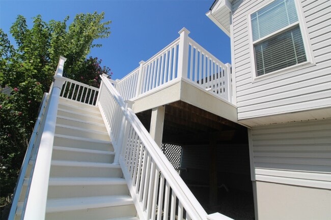 Building Photo - 320 Remington Way Dr