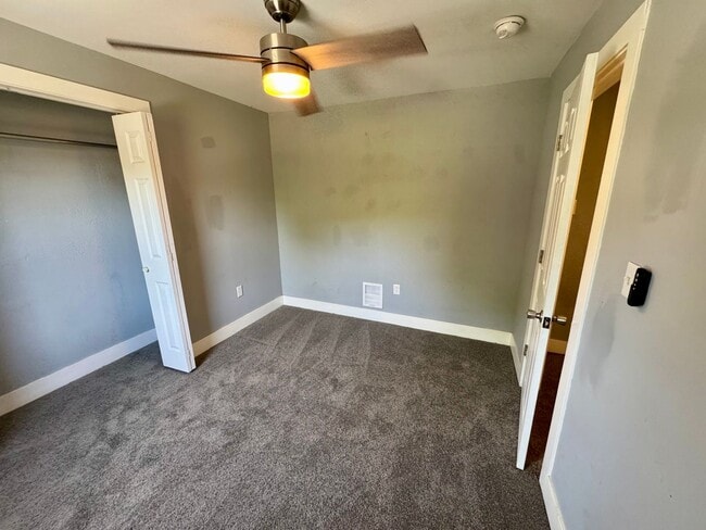 Building Photo - Open Concept 3 Bed 1.5 Bath in Swissville!