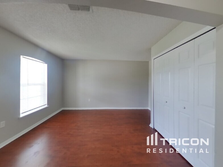 Building Photo - 7227 Lawn Tennis Ln