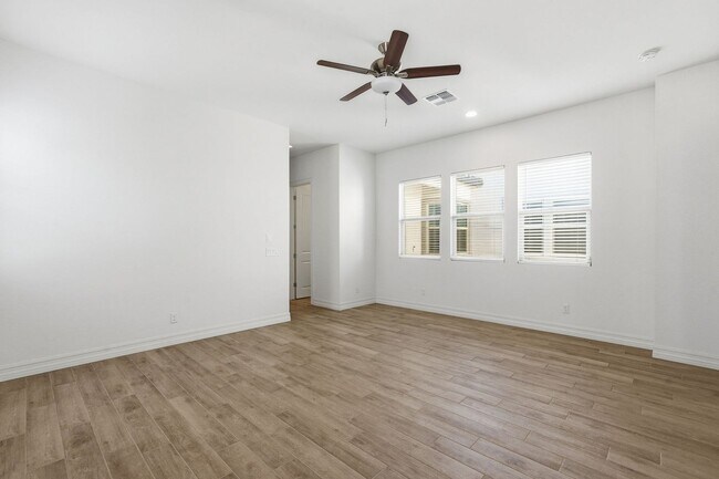 Building Photo - Gated Community Amazing ameneties