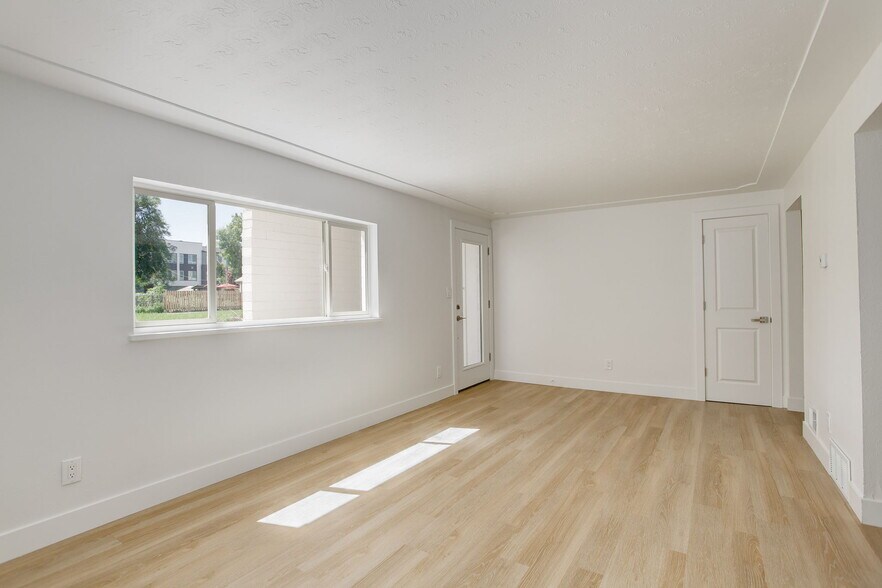 Building Photo - 3056 S Galapago St