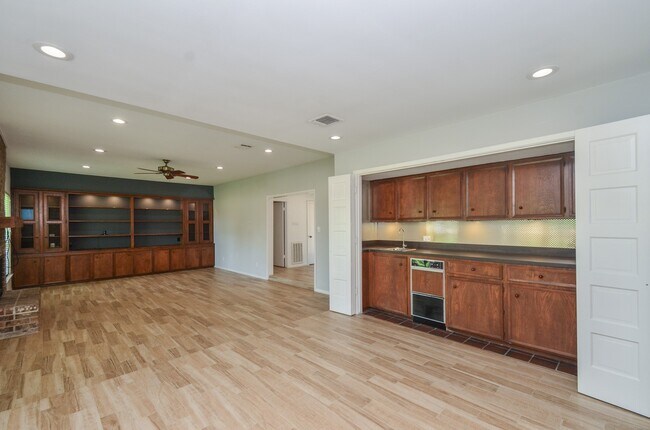 Building Photo - 2103 Winged Foot Dr
