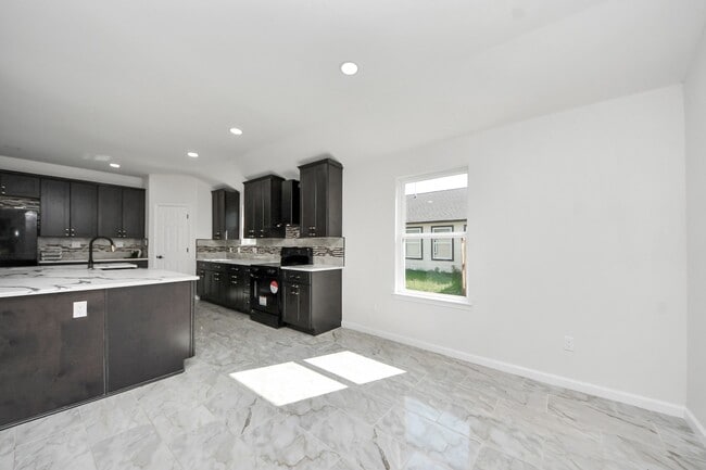 Building Photo - 51 Rd 5214