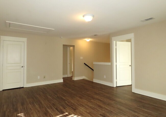 Building Photo - South Tyler! Stunning 5 Bedroom, 3.5 Bath ...