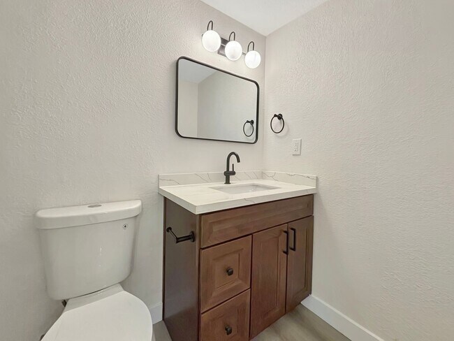 Building Photo - Charming 2BD/2BA Home in North Park W/ W/D...