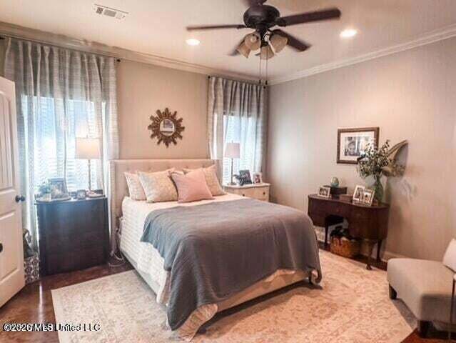 Building Photo - 715 Chambord Dr