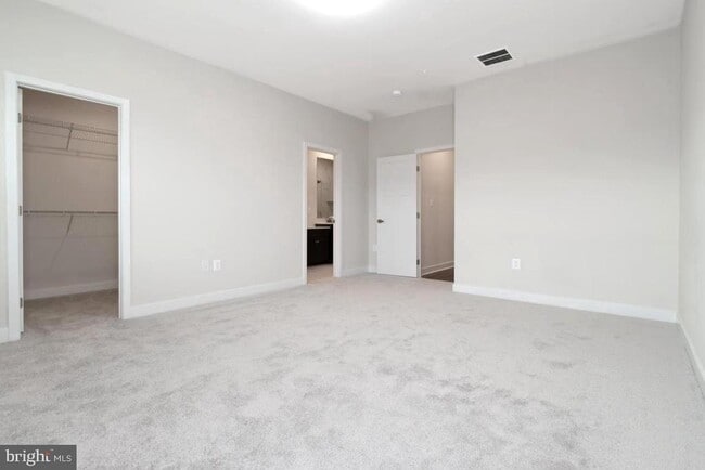 Building Photo - 11003 Resort Road