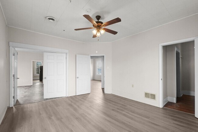 Building Photo - 131 W 13th St