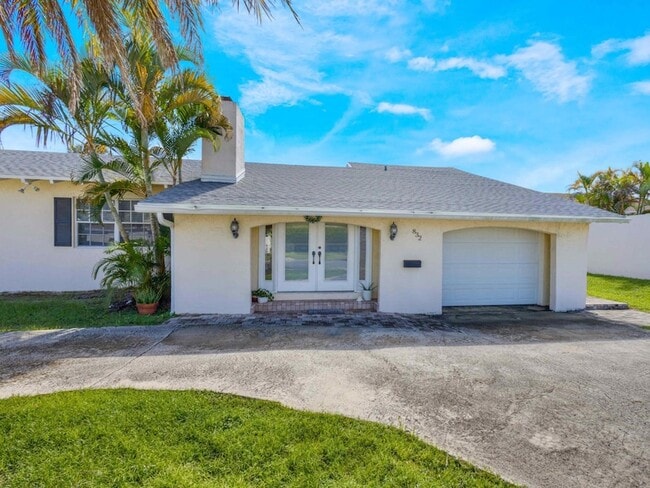 Building Photo - 832 Green St