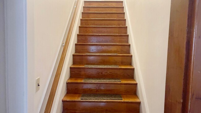 Building Photo - 73-75 Wallingford Ave