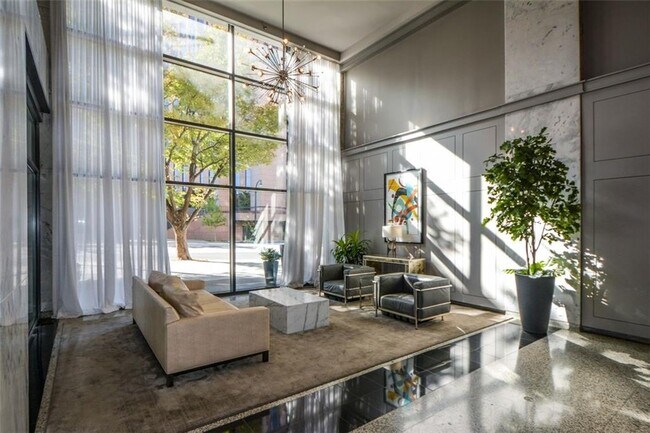 Building Photo - 620 Peachtree St NE