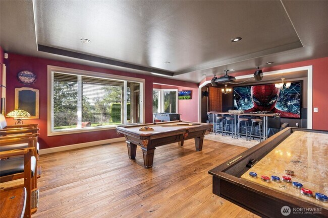 Building Photo - Luxury Living in sought after Sterling Woods