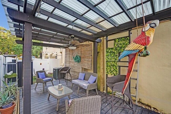 Building Photo - 2000 Jackson St