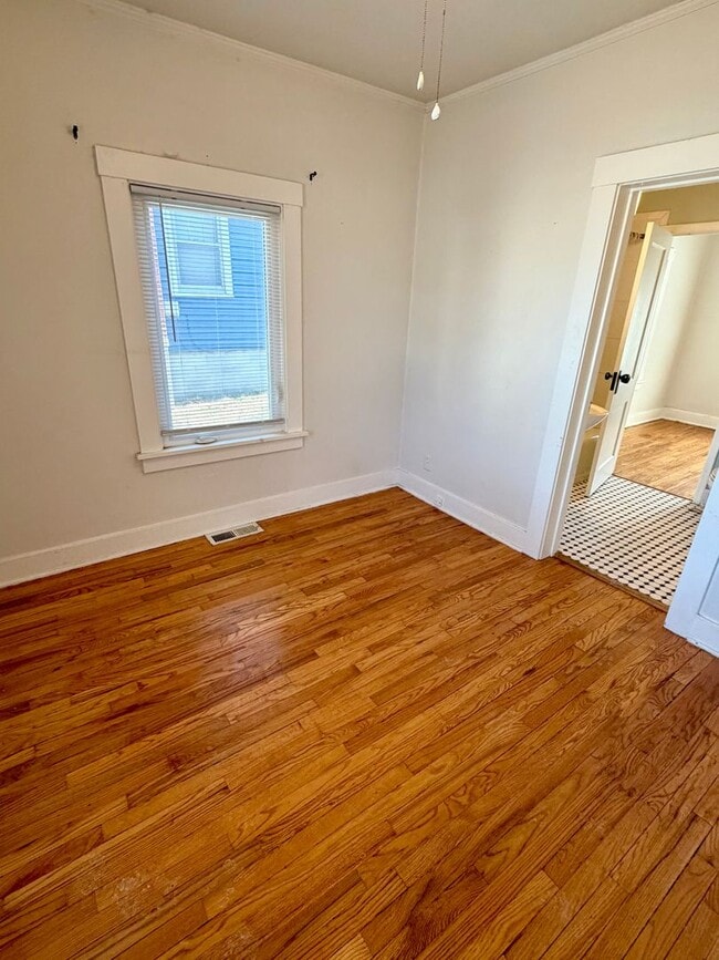 Building Photo - 3 Bedroom Morton Meadows Home for Rent - Close to Everything!