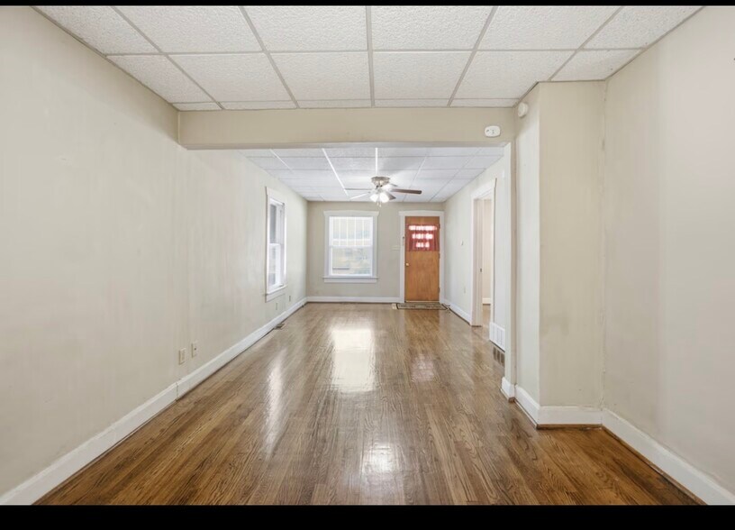 Building Photo - 1021 E 23rd Ave