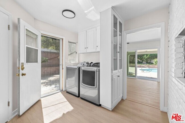 Building Photo - 23414 Dolorosa St