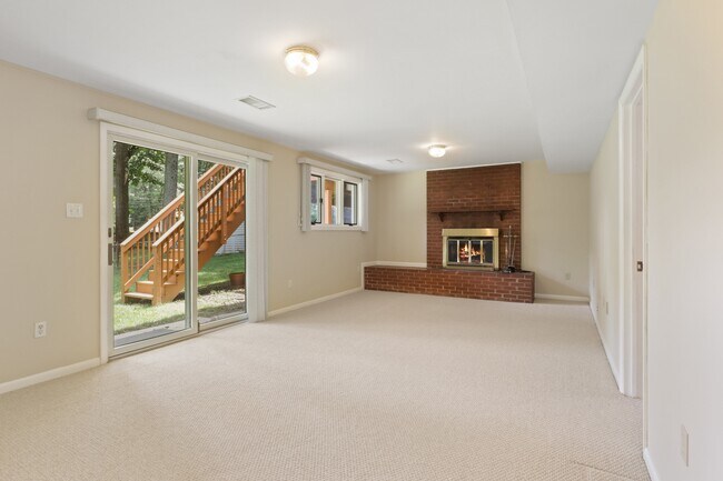 Building Photo - 2527 Swift Run St