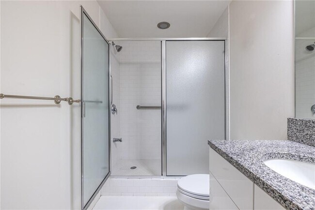 Building Photo - 335 W Ponce de Leon Ave