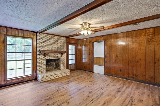 Building Photo - 155 Cypress Dr