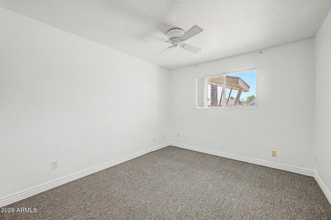 Building Photo - 106 E Geneva Dr