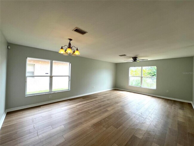 Building Photo - 10631 Shady Preserve Dr