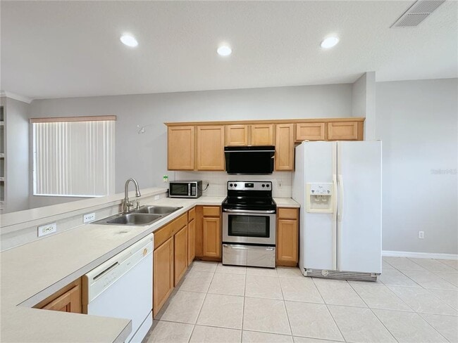 Building Photo - 5004 Alavista Dr