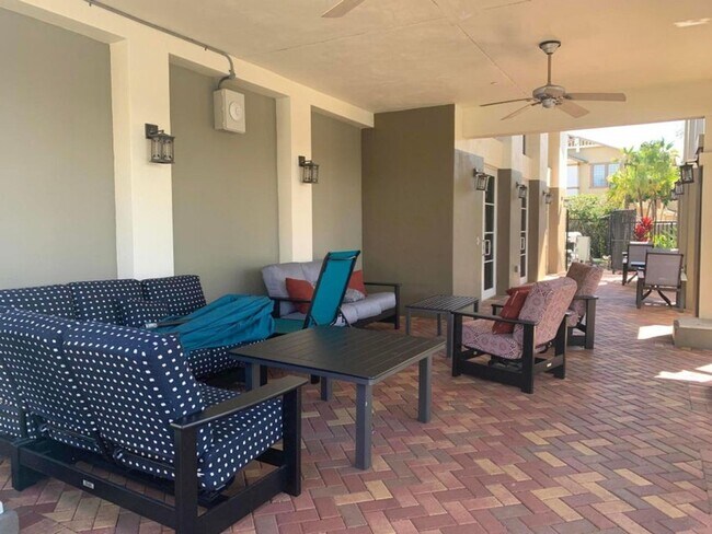 Building Photo - 590 Amador Ln