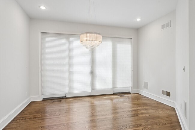 Building Photo - 400 Clayton St