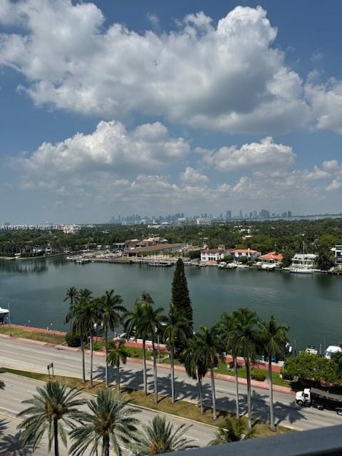 Building Photo - 5161 Collins Ave