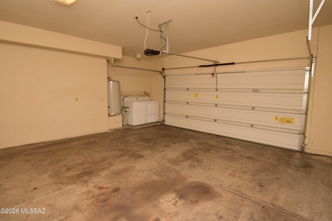 Building Photo - 2934 N Cardell Cir